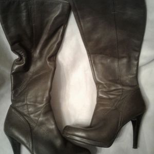 Nine West Women Heel Bootssz 6.5 olive green.